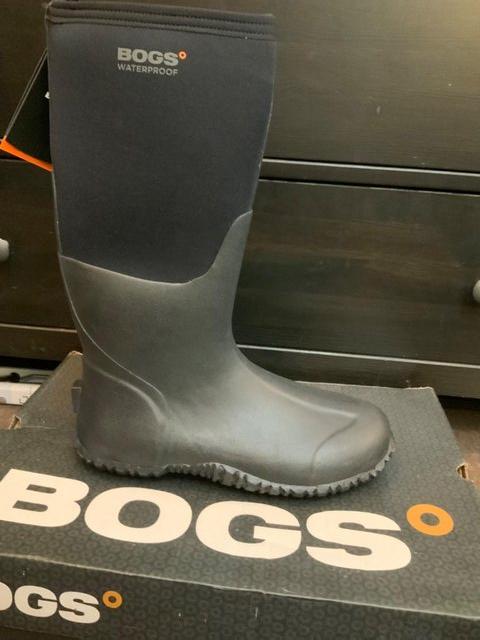 Preview of the first image of BOGS Ladies waterproof thermo boots.