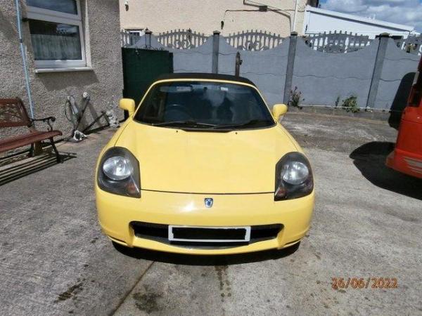 Image 1 of mr 2 Toyota spider 2000 in yellow will swop