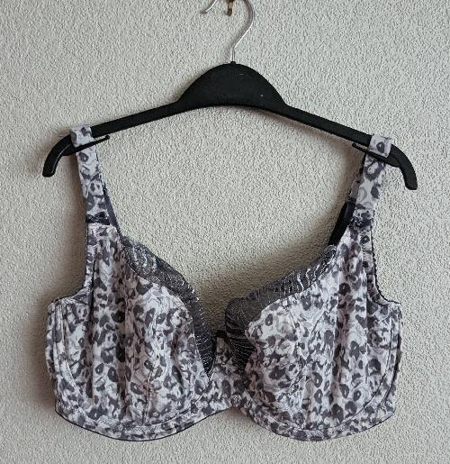 Preview of the first image of Lovely Marks & Spencer Grey Mix Underwired Bra - Size 36F.