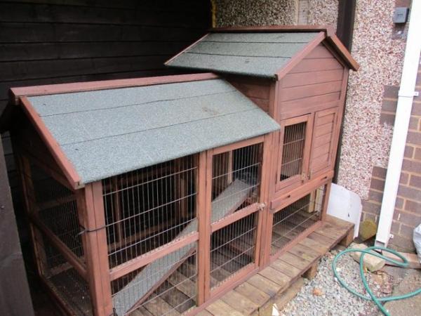 Image 2 of Extra large rabbit hutch..would easily house a few chicken..