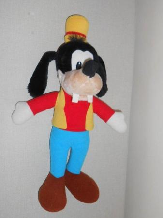 Image 2 of Walt Disney “Goofy” soft toy plush