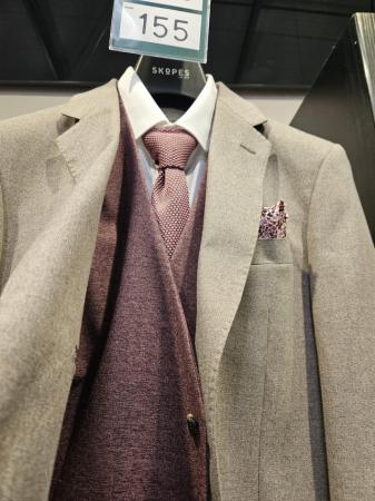 Image 2 of Beautiful 3 piece mens suit with shoes & accessories!