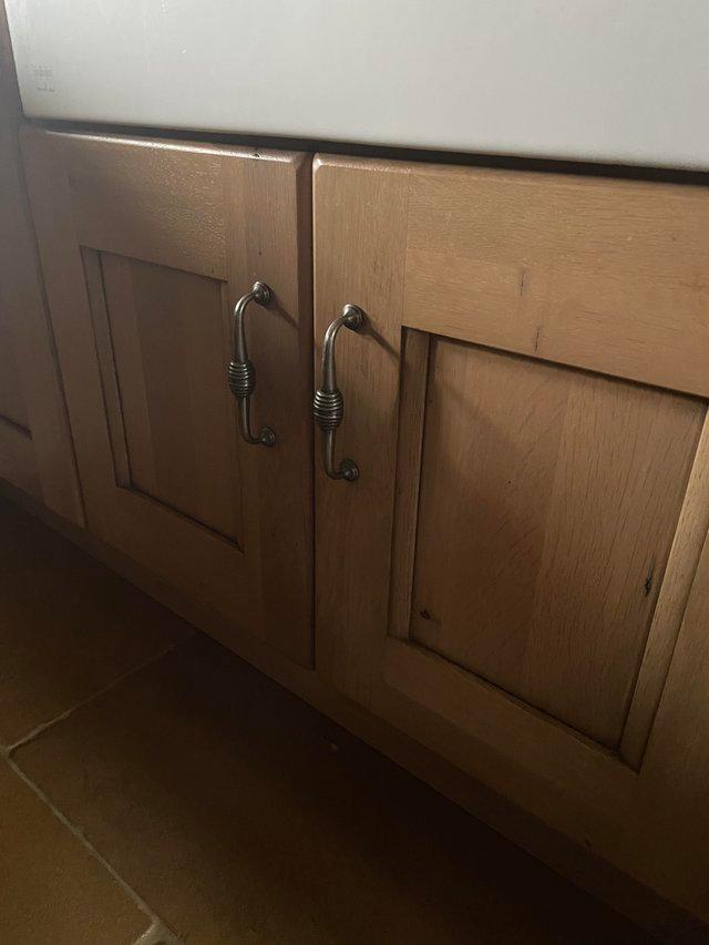 Preview of the first image of Kitchen Cabinet Canterbury Cupboard D HandleStriped Cen.