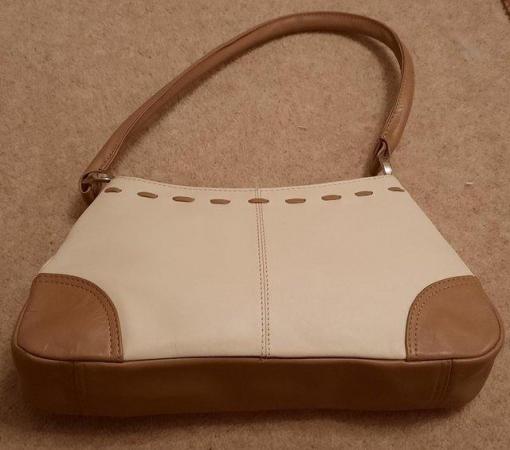 Image 3 of Ladies Leather Beige and Cream Hotter Handbag