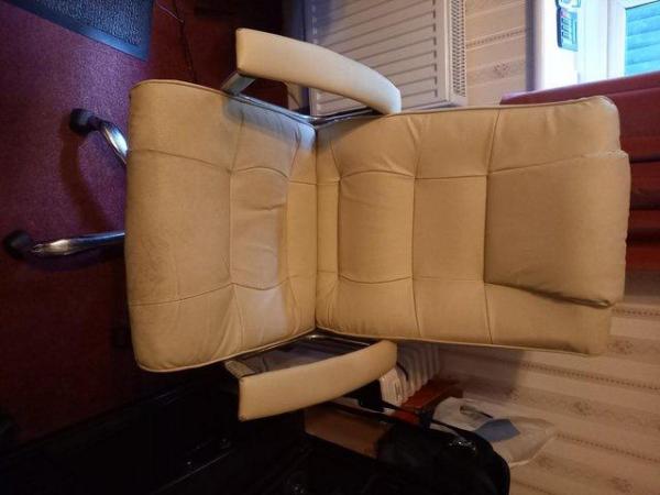 Image 1 of Second hand White leather directors swivel chair