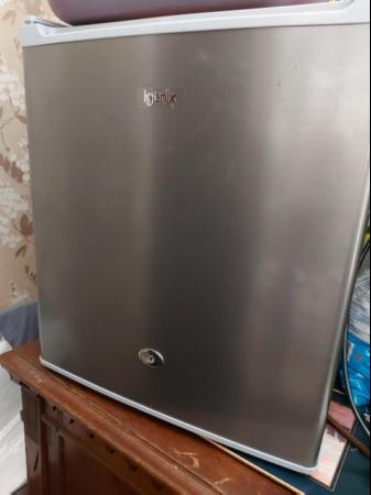 Image 1 of Silver Countertop Igenix freezer.