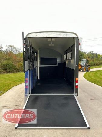 Image 24 of Cheval Liberte Maxi 4 With Tack Room Ramp/Barn Door & Spare