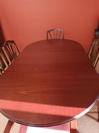Image 3 of Rossmore Mahogany extendable Dining table with 6 chairs