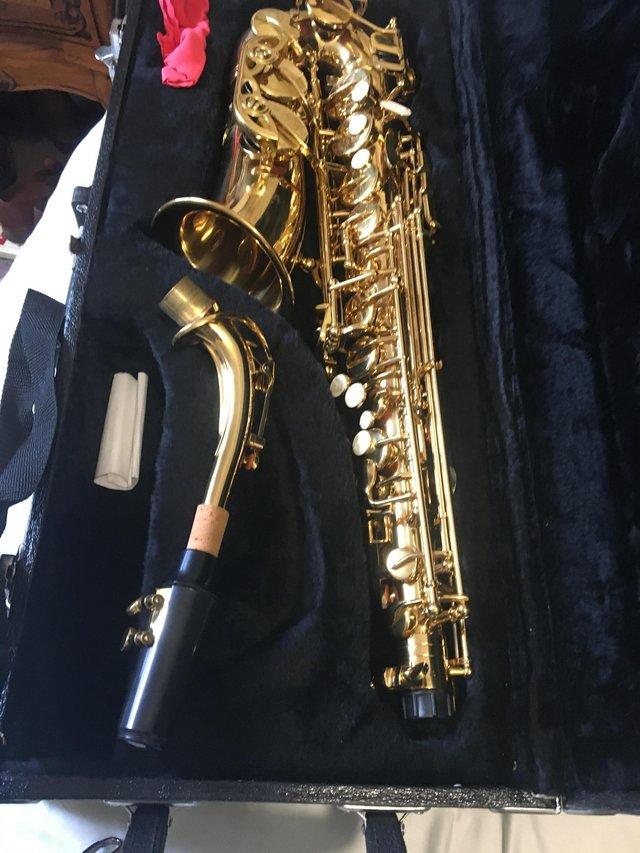 Preview of the first image of Saxophone alto hard case totally complete.