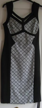 Image 1 of NEW Black and White patterned sleeveless Dress, size 12