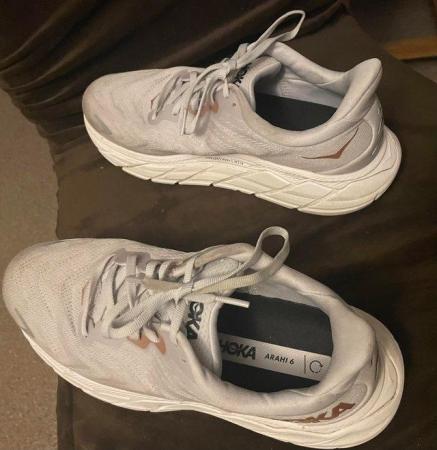 Image 3 of Arahi 6 HOKA Women size 8 - Barely used