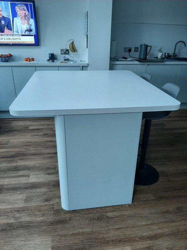 Preview of the first image of Wren Kitchen Island Work Top, Crystal White.