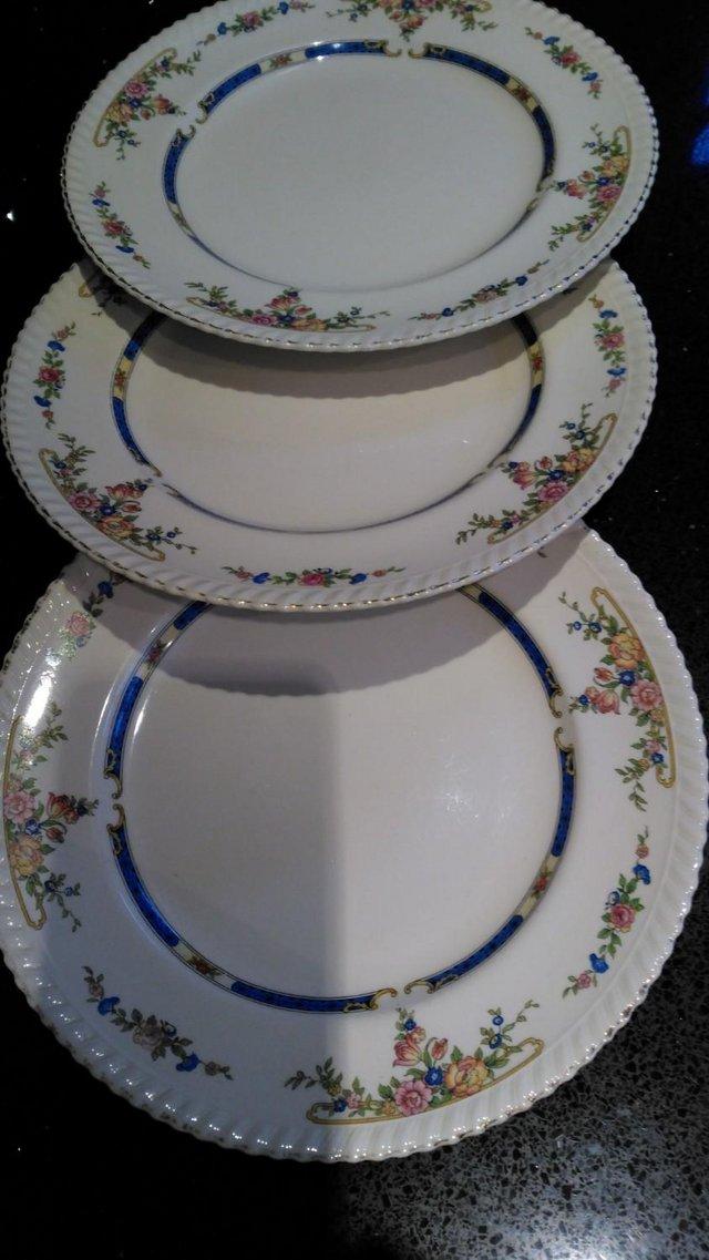 Preview of the first image of 3 VINTAGE JOHNSON BROSOLD ENGLISH 10 INCH DINNER PLATES.
