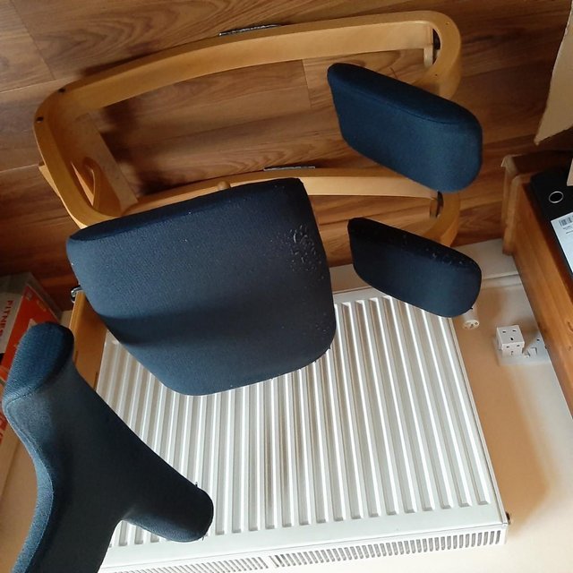 Preview of the first image of Kneeling Chair, fully adjustable, in good condition.