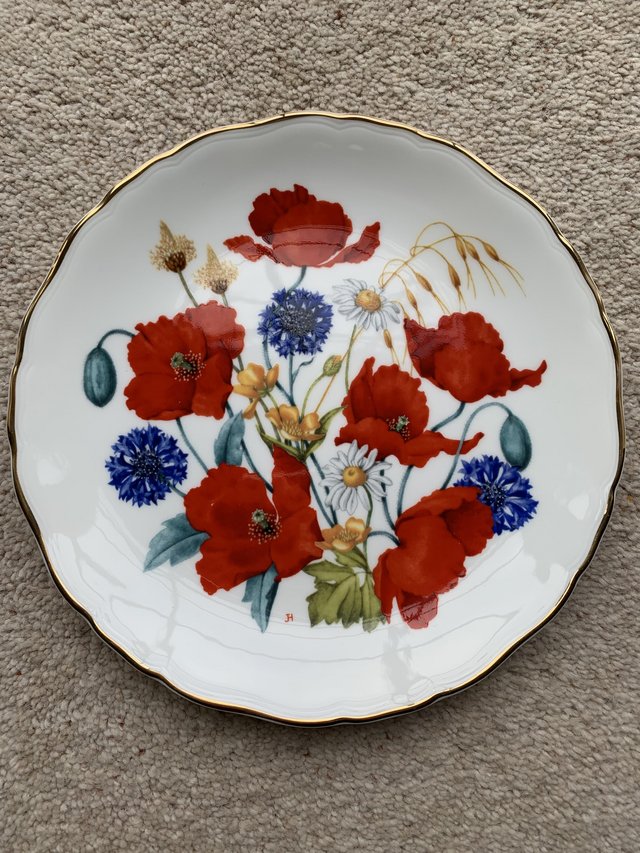 Preview of the first image of Royal Albert ltd edition collector’s plate Cornfield Poppies.