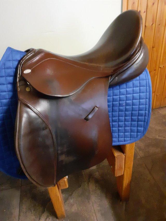 Preview of the first image of *** Kentaur  brown gp saddle ***.