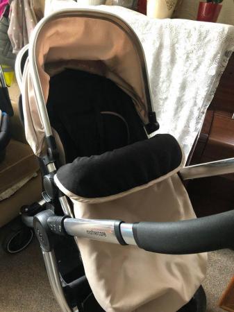 Image 3 of Combination pushchair incl car seat and rain covers