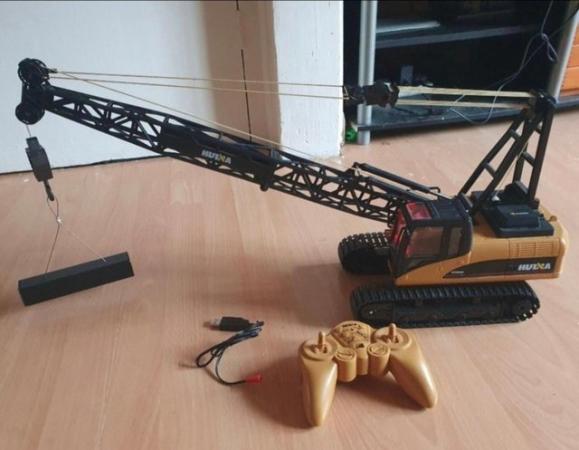 Image 1 of Rc huina tower and crawler cranes x2 rtr