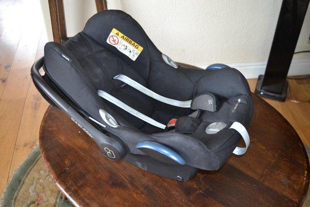 Image 2 of Maxi Cosi made in Netherlands baby car seat with hood 0-13kg