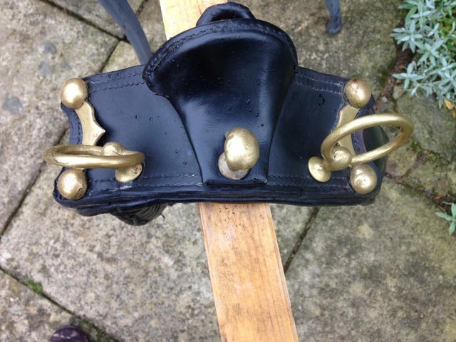 Preview of the first image of ENGLISH  BLACK.LEATHER horse driving saddle pad..
