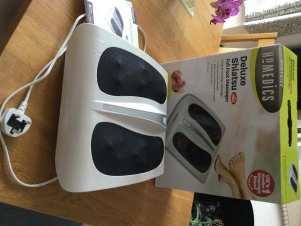 Image 3 of Homedics Deluxe Shiatsu Full Foot Massager with heat