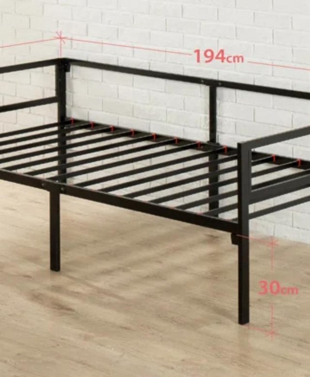 Preview of the first image of Wanted day bed must  be black.