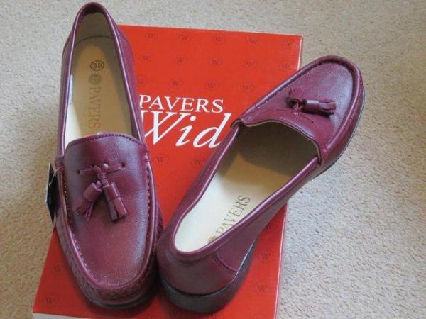 Image 1 of Ladies Pavers Size 5 Leather Shoes.