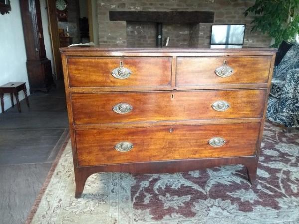 Image 1 of Regency mahogany chest of drawers