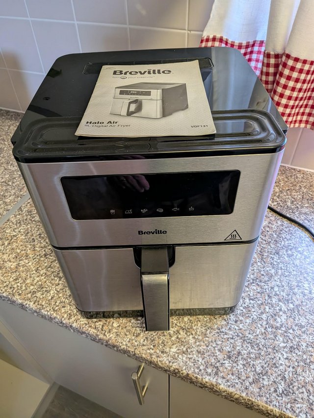 Breville air fryer complete with operating instructions — Other in Clacton-on-Sea