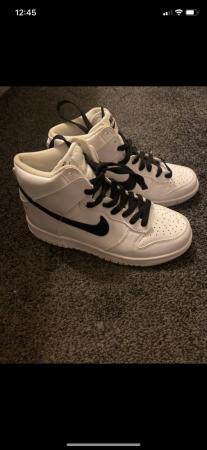Image 2 of white nike women’s trainers