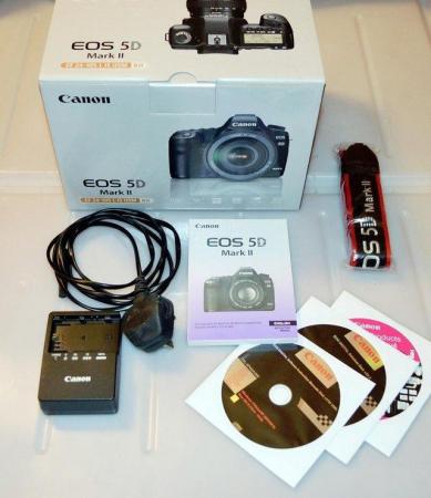 Image 3 of Canon 5D Mk2 + 24-105L lens kit plus more..