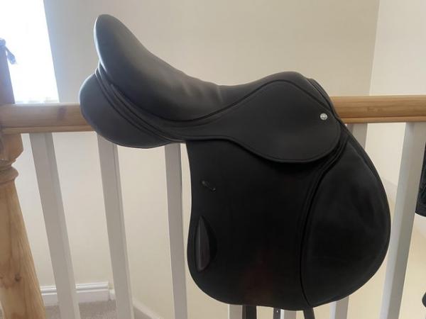 Image 1 of Brown MW 16.5 loxley event saddle