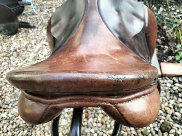 Image 3 of 17" English Leather Working Hunter saddle