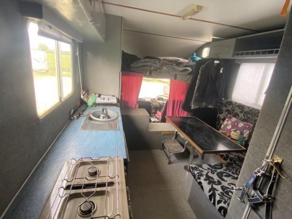 Image 2 of Horse box 7.5t Leyland DAF roadrunner horse lorry spares or