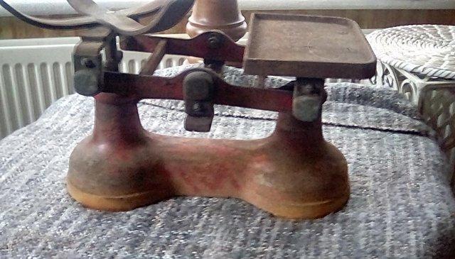 Image 4 of Old cast iron scales, brass pan(originally red)+weights