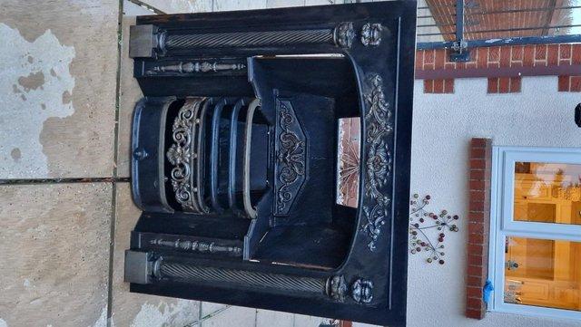Image 2 of Cast Iron Fire Insert (Cheap for quick sale, needs a clean)