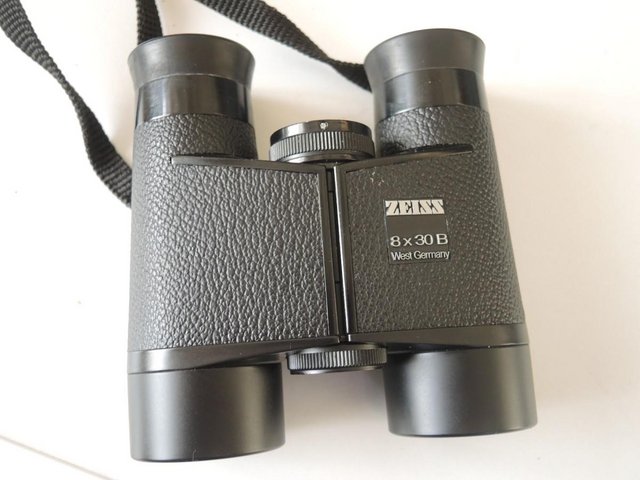 ZEISS 8X30 T*P WITH ORIGINAL CASE