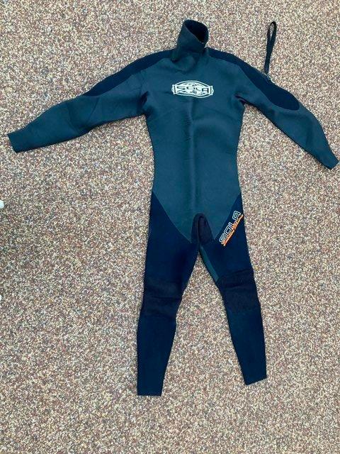 Preview of the first image of Sola Evolution - Ultra Sola Stretch M Titanium wetsuit + bag.