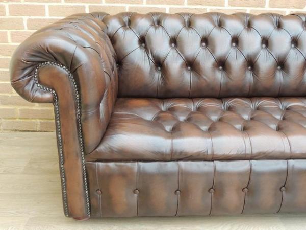 Image 7 of Chesterfield Fully Buttoned Sofa (UK Delivery)