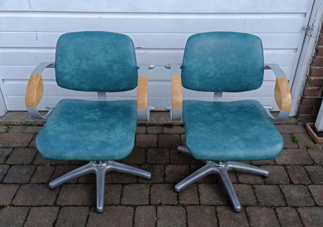 Image 1 of Hairdresser/Salon Hydraulic Lift Chairs x 3