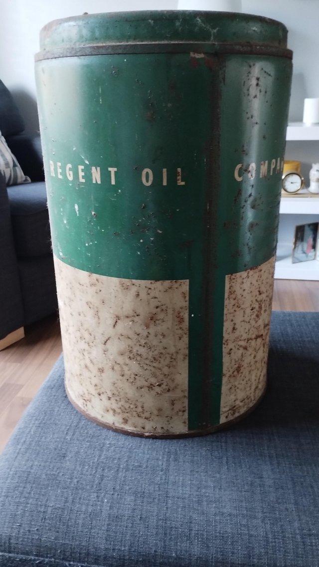 Preview of the first image of Vintage regent super green paraffin drum in untouched conti.
