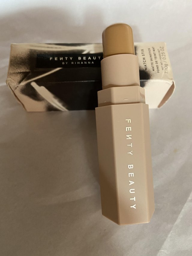 Preview of the first image of Fenty by Rihanna matchstick contour almond shade.
