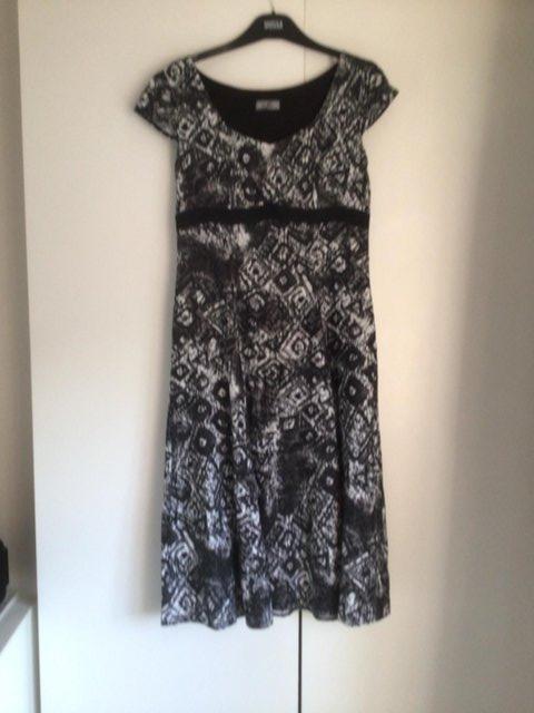 Preview of the first image of Ladies Per Una dress size 12 L.