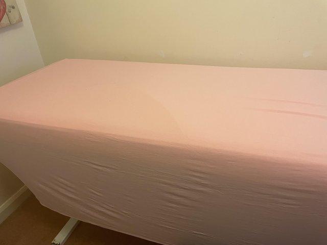 Preview of the first image of Beauty/massage bed, with or without cover.