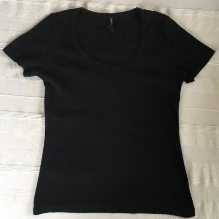 Image 2 of 4 women's short-sleeve t-shirts M&S & Tu. 8 & 10. £5 lot.