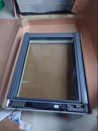 Image 4 of Velux solar INTEGRA triple glazed window 78 x 98cm, as new
