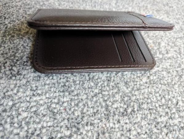 Image 3 of Men's bi-fold coin purse