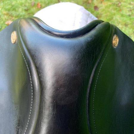 Image 23 of Kent & Masters 17” High Wither Dressage saddle