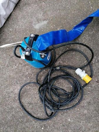 Image 3 of Tsunami Submersible Pump with Hose