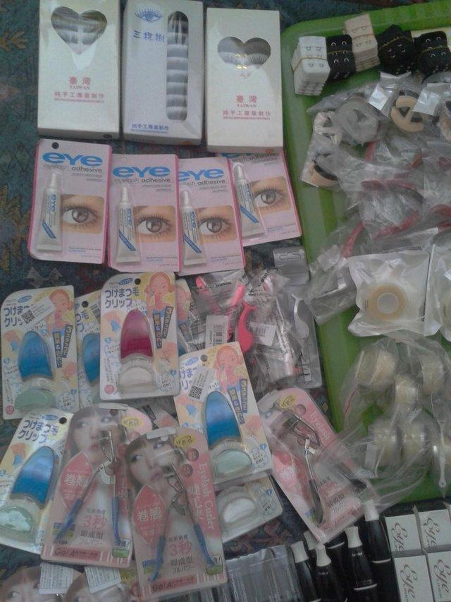 Preview of the first image of Salon,party,shop, Beauty stock,inc 600 pairs false eyelashes.